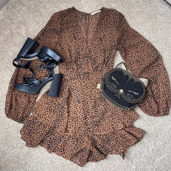 ILLA ILLA Brown Leopard Long Sleeve Romper - Picture 1 of 3
